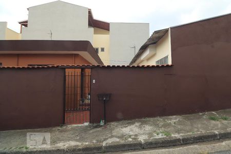 Casa para alugar com 45m², 1 quarto e 2 vagasFachada