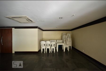 Apartamento para alugar com 70m², 2 quartos e 1 vagaÁrea comum - Salão de festas
