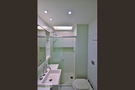 Apartamento para alugar com 70m², 2 quartos e 1 vagaBanheiro da Suíte