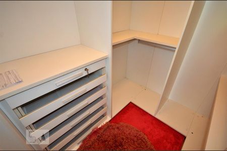 Apartamento para alugar com 70m², 2 quartos e 1 vagaCloset do quarto
