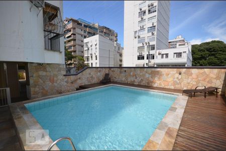 Apartamento para alugar com 70m², 2 quartos e 1 vagaÁrea comum - Piscina