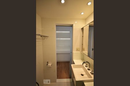 Apartamento para alugar com 70m², 2 quartos e 1 vagaBanheiro da Suíte