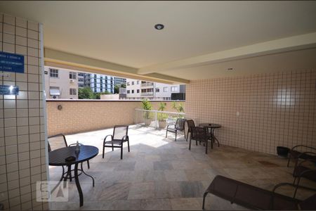 Apartamento para alugar com 70m², 2 quartos e 1 vagaÁrea comum - Piscina