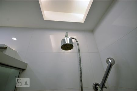 Apartamento para alugar com 70m², 2 quartos e 1 vagaChuveiro