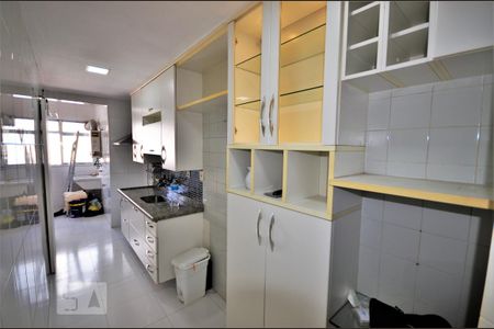 Apartamento para alugar com 70m², 2 quartos e 1 vagaCozinha - Armários