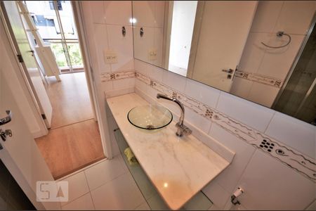Apartamento para alugar com 70m², 2 quartos e 1 vagaBanheiro 