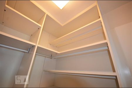 Apartamento para alugar com 70m², 2 quartos e 1 vagaCloset do quarto