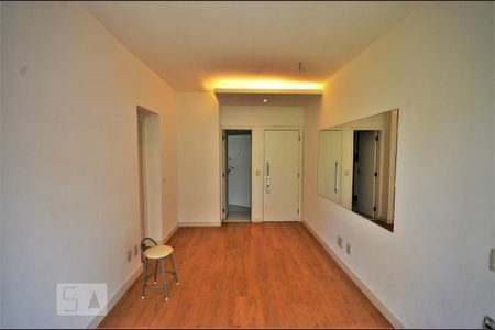 Apartamento para alugar com 70m², 2 quartos e 1 vagaSala