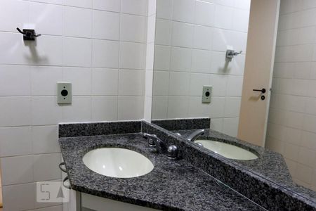 Apartamento à venda com 80m², 2 quartos e 1 vagaBanheiro da Suíte 1 