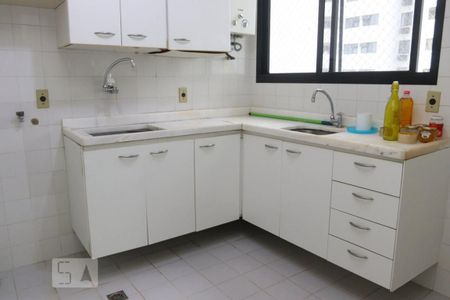 Apartamento à venda com 80m², 2 quartos e 1 vagaCozinha e Área de Serviço