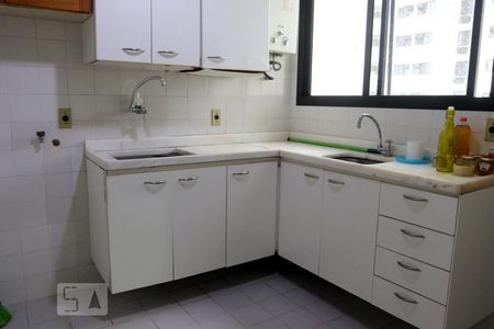 Apartamento à venda com 80m², 2 quartos e 1 vagaCozinha e Área de Serviço