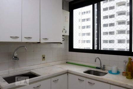 Apartamento à venda com 80m², 2 quartos e 1 vagaCozinha e Área de Serviço