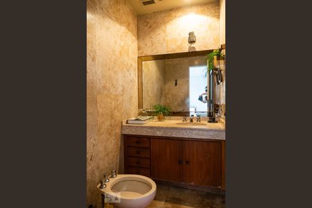 Apartamento à venda com 371m², 3 quartos e 4 vagasBanheiro 2 da Suíte Master 