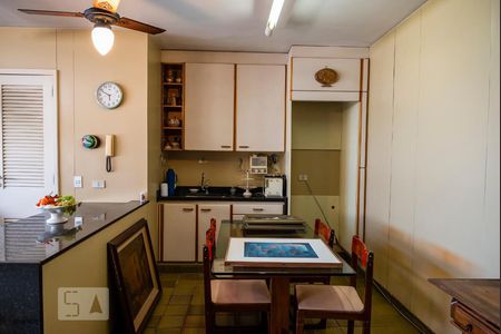 Apartamento à venda com 371m², 3 quartos e 4 vagasCozinha