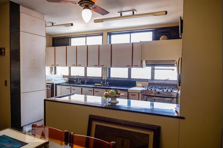 Apartamento à venda com 371m², 3 quartos e 4 vagasCozinha