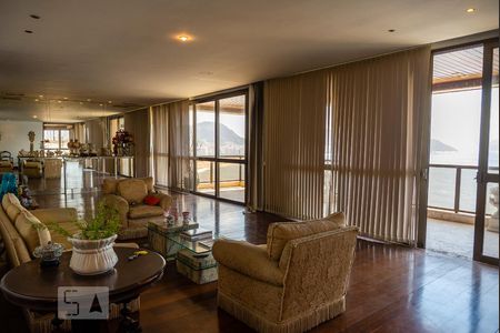 Sala de apartamento à venda com 3 quartos, 371m² em Copacabana, Rio de Janeiro