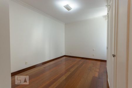 Apartamento para alugar com 200m², 4 quartos e 2 vagas Apartamento para alugar com 200m², 4 quartos e 2 vagasQuarto Suíte