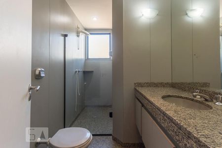Apartamento para alugar com 200m², 4 quartos e 2 vagas Apartamento para alugar com 200m², 4 quartos e 2 vagasBanheiro