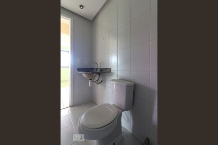 Apartamento para alugar com 73m², 2 quartos e 1 vaga Apartamento para alugar com 73m², 2 quartos e 1 vagaBanheiro Corredor