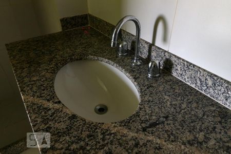 Apartamento para alugar com 73m², 2 quartos e 1 vaga Apartamento para alugar com 73m², 2 quartos e 1 vagaBanheiro da Suíte