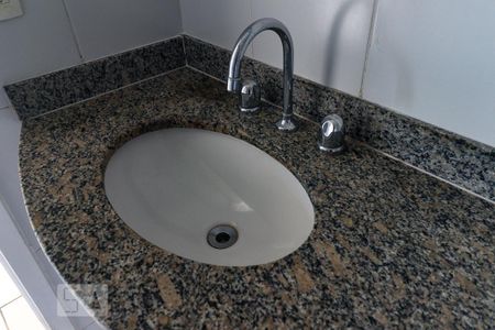 Apartamento para alugar com 73m², 2 quartos e 1 vaga Apartamento para alugar com 73m², 2 quartos e 1 vagaBanheiro Corredor