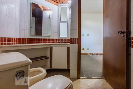 Studio para alugar com 55m², 1 quarto e 1 vaga Studio para alugar com 55m², 1 quarto e 1 vagaBanheiro Quarto Suíte