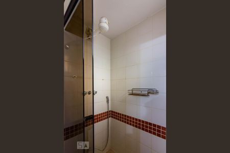 Studio para alugar com 55m², 1 quarto e 1 vaga Studio para alugar com 55m², 1 quarto e 1 vagaChuveiro Banheiro Quarto Suíte