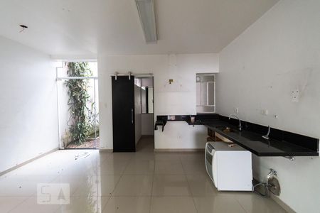Casa para alugar com 290m², 4 quartos e 1 vagaCozinha