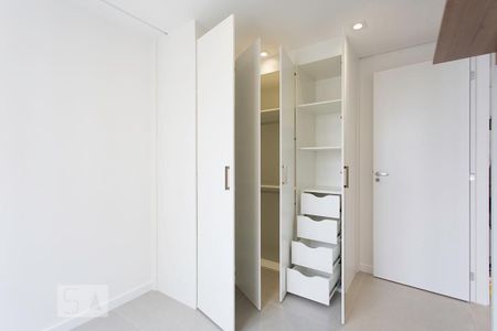 Apartamento para alugar com 32m², 1 quarto e 1 vaga Apartamento para alugar com 32m², 1 quarto e 1 vagaQuarto - Armários