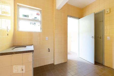 Cozinha de apartamento para alugar com 1 quarto, 52m² em Pinheiros, São Paulo