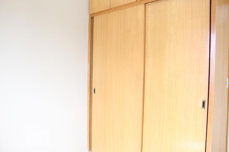 Apartamento à venda com 65m², 2 quartos e 1 vagaQuarto 2 - Armários