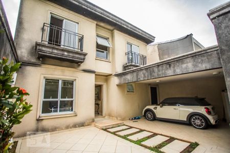 Casa à venda com 300m², 3 quartos e 3 vagas Casa à venda com 300m², 3 quartos e 3 vagasGaragem