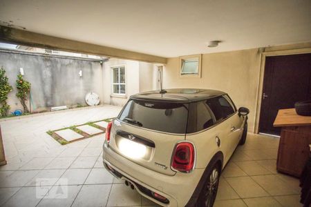 Casa à venda com 300m², 3 quartos e 3 vagas Casa à venda com 300m², 3 quartos e 3 vagasGaragem
