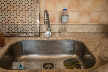 Casa à venda com 300m², 3 quartos e 3 vagas Casa à venda com 300m², 3 quartos e 3 vagasDetalhe