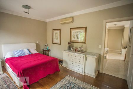 Casa à venda com 300m², 3 quartos e 3 vagas Casa à venda com 300m², 3 quartos e 3 vagasSuite 3