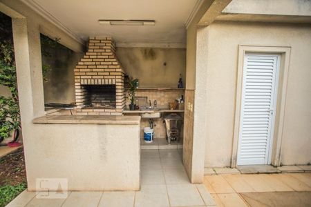 Casa à venda com 300m², 3 quartos e 3 vagas Casa à venda com 300m², 3 quartos e 3 vagasChurrasqueira