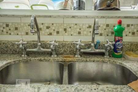 Casa à venda com 300m², 3 quartos e 3 vagas Casa à venda com 300m², 3 quartos e 3 vagasDetalhe- Cozinha