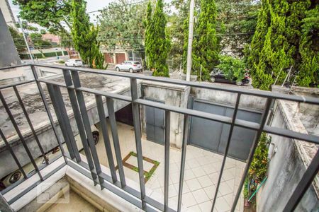 Casa à venda com 300m², 3 quartos e 3 vagas Casa à venda com 300m², 3 quartos e 3 vagasvaranda