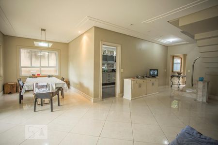 Sala de Estar de casa à venda com 3 quartos, 300m² em Vila da Saúde, São Paulo