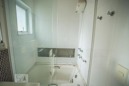 Casa à venda com 300m², 3 quartos e 3 vagas Casa à venda com 300m², 3 quartos e 3 vagasBanheiro da Suite 1