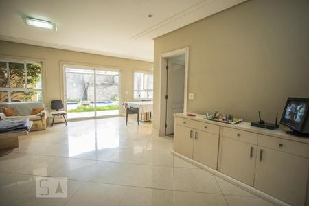 Sala de Estar de casa à venda com 3 quartos, 300m² em Vila da Saúde, São Paulo
