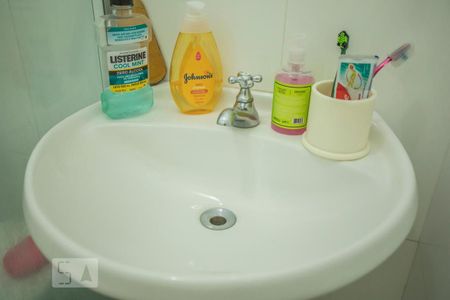 Casa à venda com 300m², 3 quartos e 3 vagas Casa à venda com 300m², 3 quartos e 3 vagasDetalhe - Banheiro de Serviço