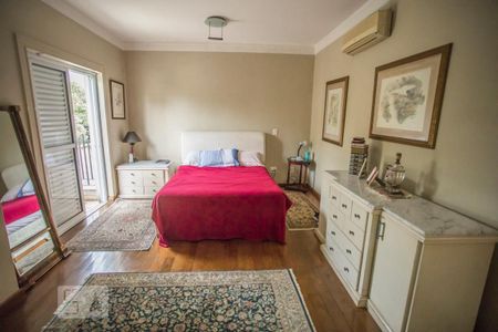 Casa à venda com 300m², 3 quartos e 3 vagas Casa à venda com 300m², 3 quartos e 3 vagasSuite 3