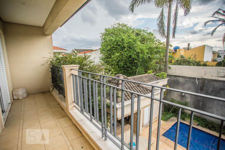 Casa à venda com 300m², 3 quartos e 3 vagas Casa à venda com 300m², 3 quartos e 3 vagasVaranda