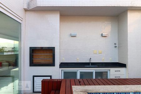 Apartamento à venda com 360m², 5 quartos e 3 vagas Apartamento à venda com 360m², 5 quartos e 3 vagasChurrasqueira