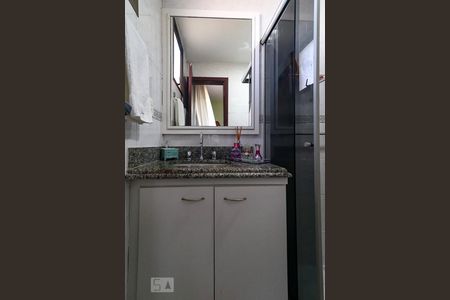 Apartamento à venda com 360m², 5 quartos e 3 vagas Apartamento à venda com 360m², 5 quartos e 3 vagasBanheiro da Suíte 2