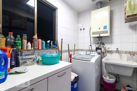 Apartamento à venda com 360m², 5 quartos e 3 vagas Apartamento à venda com 360m², 5 quartos e 3 vagasÁrea de Serviço