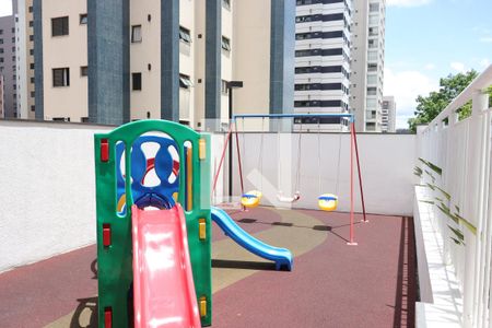 Apartamento à venda com 90m², 2 quartos e 2 vagasÁrea comum - Playground