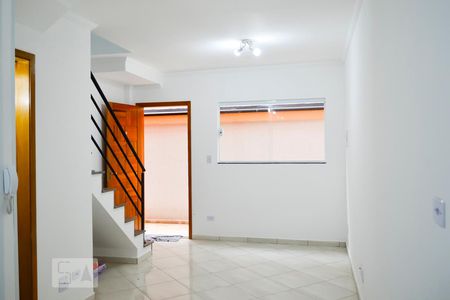 Sala Janela de casa de condomínio para alugar com 2 quartos, 52m² em Jardim Gonzaga, São Paulo