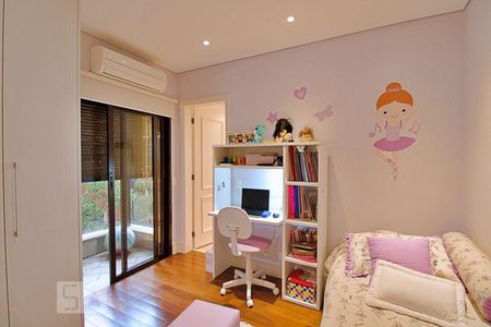 Apartamento à venda com 280m², 3 quartos e 4 vagasSuíte 2